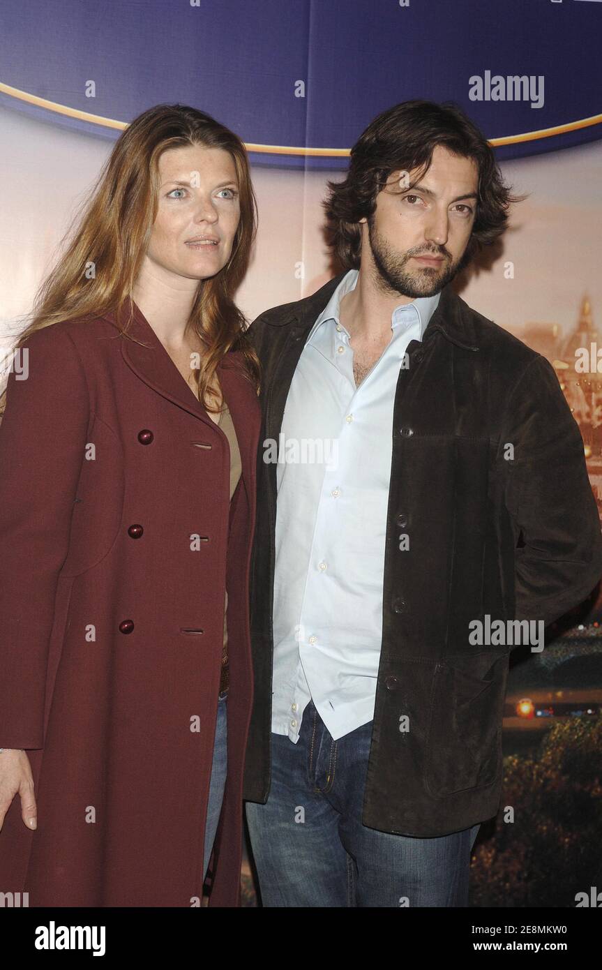 L'acteur français Frederic Difienthal et sa femme Gwendoline assistent à la première de 'Ratatouille' au théâtre Gaumont Marignan sur les champs-Elysées à Paris, le 30 juin 2007. Photo de Giancarlo Gorassini/ABACAPRESS.COM Banque D'Images