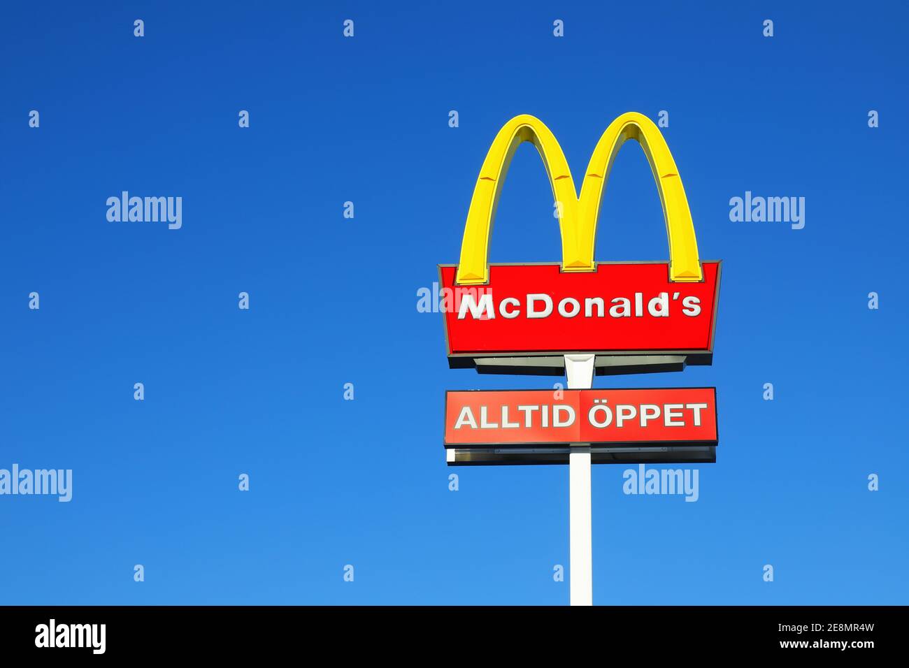 Mcdonalds mcdonalds mcdonald drive in Banque de photographies et d’images à haute résolution Alamy