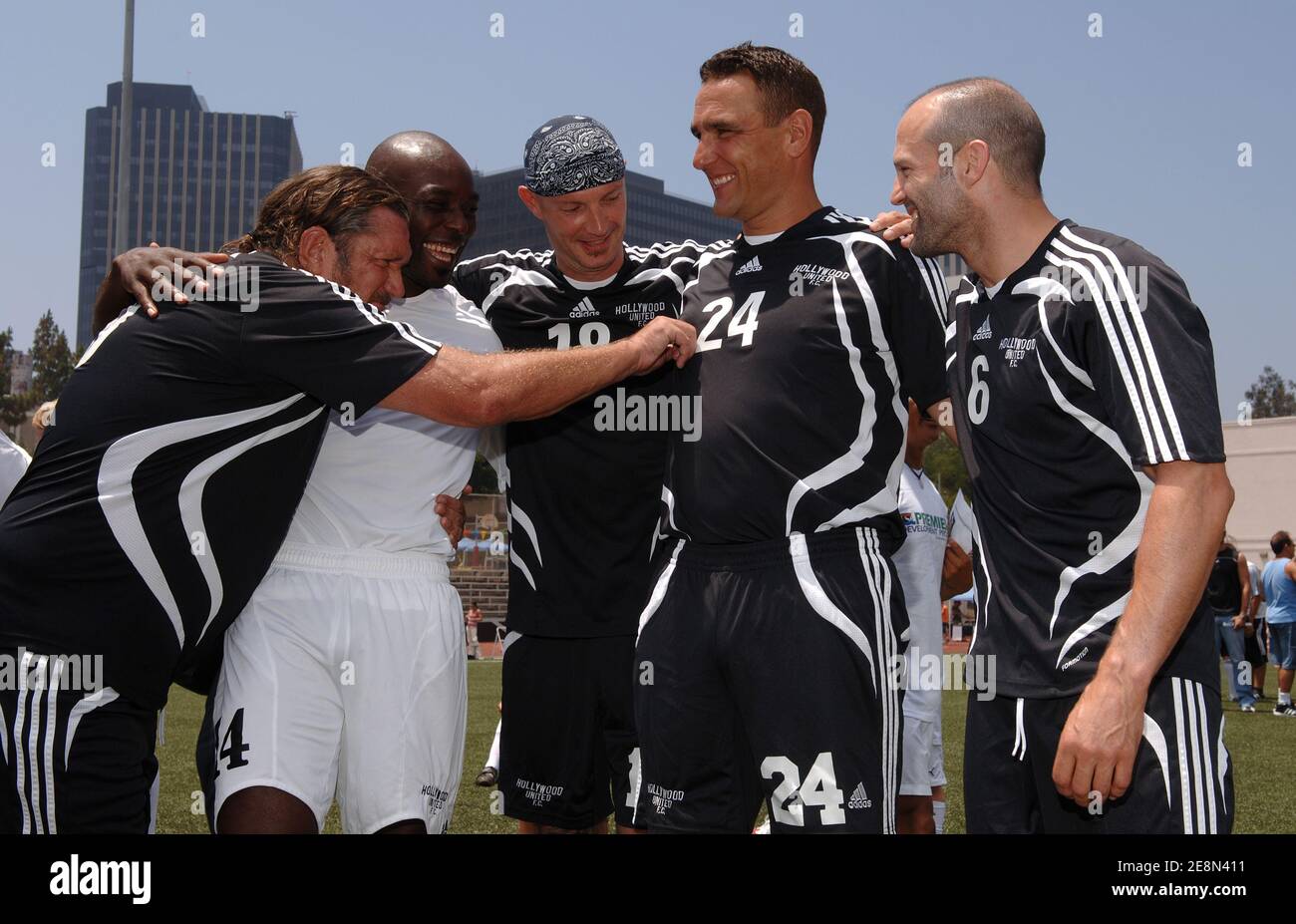 Steve Jones, Jimmy Jean-Louis, Frank Leboeuf, Vinnie Jones et Jason Statham assistent à « Scer for Survivors » un match de football organisé par le Hollywood United football Club au profit du Programme for torture victimes The Hollywood United Youth Soccer Association. Los Angeles, CA, États-Unis le 22 juillet 2007. Photo de Lionel Hahn/Cameleon/ABACAPRESS.COM Banque D'Images
