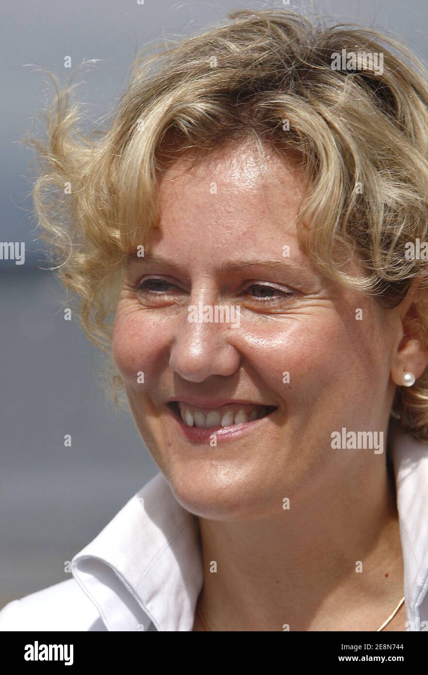 Nadine Morano, membre de l'UMP, participe à la tournée des plages d'été 2007 à Arcachon, en France, le 30 juillet 2007. Photo de Patrick Bernard/ABACAPRESS.COM Banque D'Images