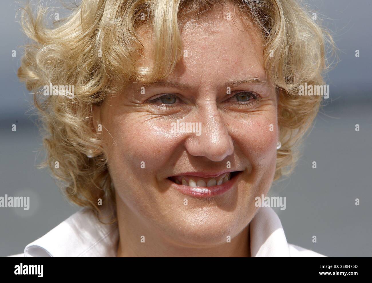 Nadine Morano, membre de l'UMP, participe à la tournée des plages d'été 2007 à Arcachon, en France, le 30 juillet 2007. Photo de Patrick Bernard/ABACAPRESS.COM Banque D'Images