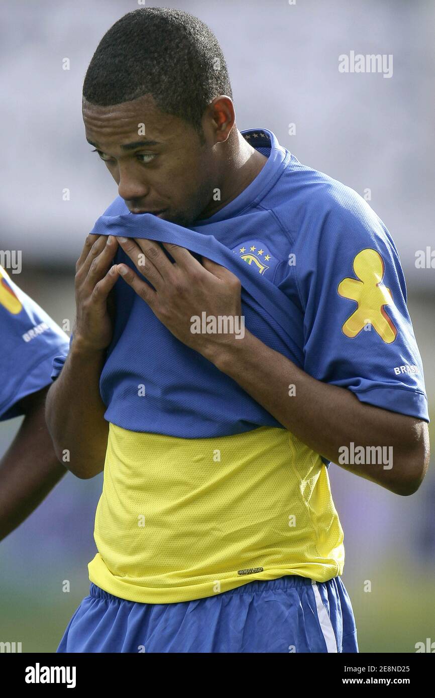 Robinho au Brésil lors d'une session d'entraînement avant le match amical Brésil contre Algérie au stade Mosson à Montpellier, France, le 22 août 2007. Le Brésil a gagné 2-0. Photo de Stuart Morton/Cameleon/ABACAPRESS.COM Banque D'Images