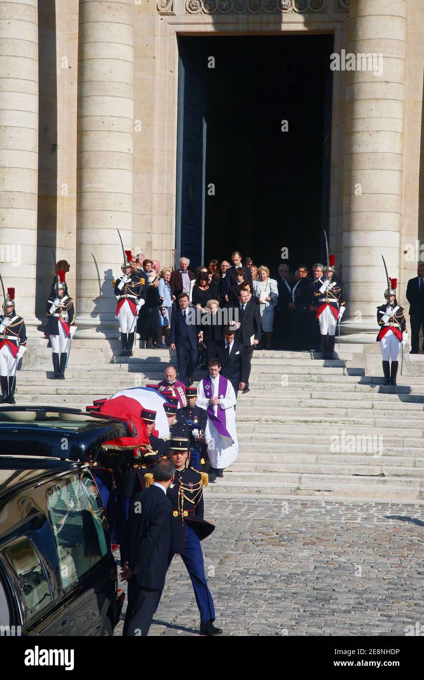 Funérailles de Raymond barre à la chapelle de l'hôpital militaire Val de Grace à Paris, France, le 29 août 2007. L'ancien Premier ministre français Raymond barre est décédé à l'âge de 83 ans à l'hôpital militaire de Val de Grace. Photo de Mousse-Taamallah/ABACAPRESS.COM Banque D'Images