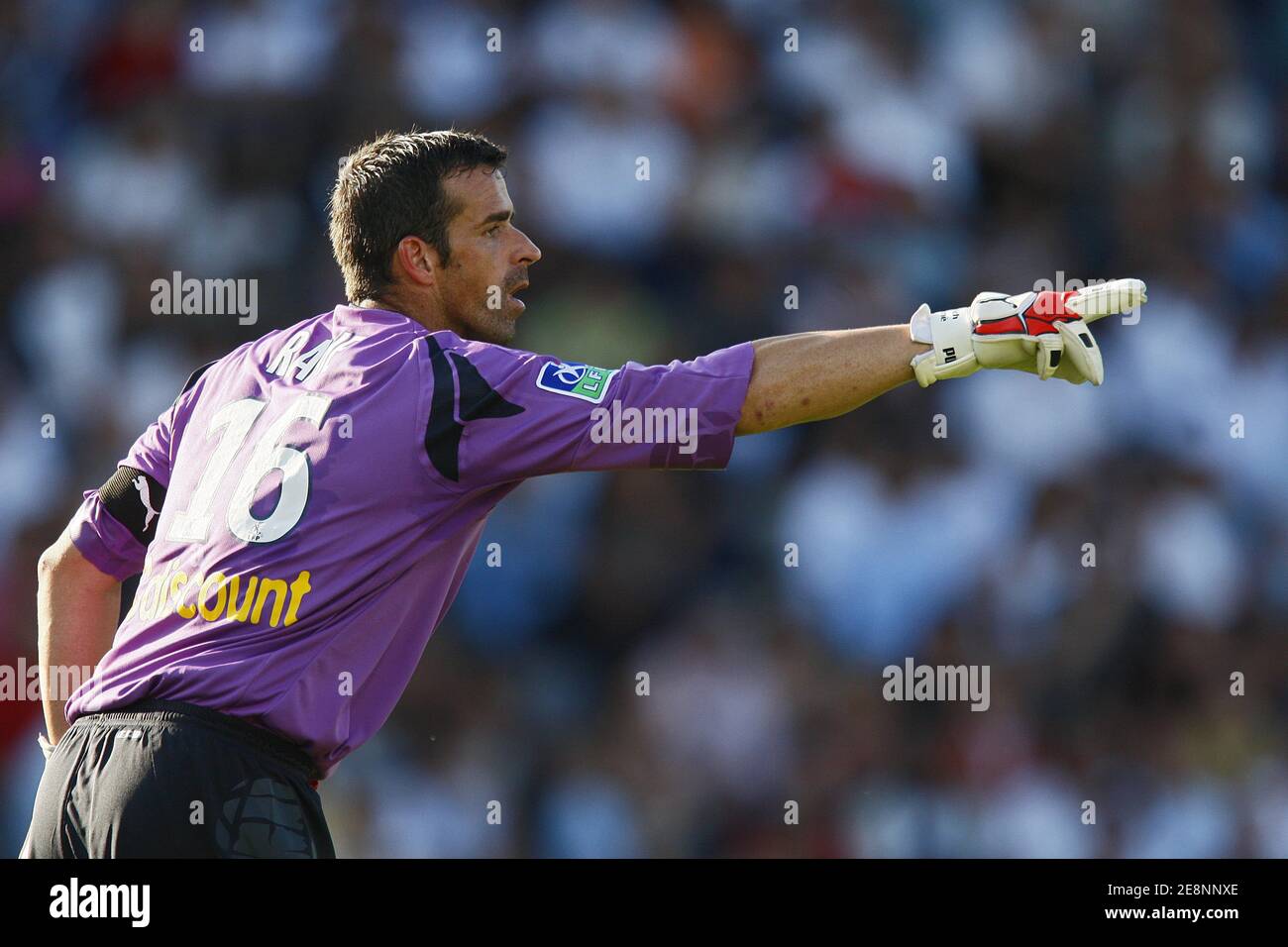 Ulrich Rame, gardien de but de Bordeaux, lors du match de football de première ligue en France, football Club des Girondins de Bordeaux vs Association sportive de Monaco football à Bordeaux, France, le 1er septembre 2007. Bordeaux a gagné 2-1. Photo de Christian Liewig/ABACAPRESS.COM Banque D'Images