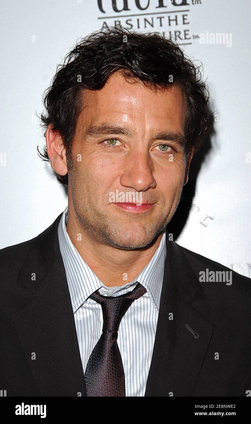 L'acteur Clive Owen arrive à la première de New York City de « Shoot EM Up » à Regal Union Square à New York City, NY, États-Unis, le 5 septembre 2007. Photo de Gregorio Binuya/ABACAPRESS.COM Banque D'Images