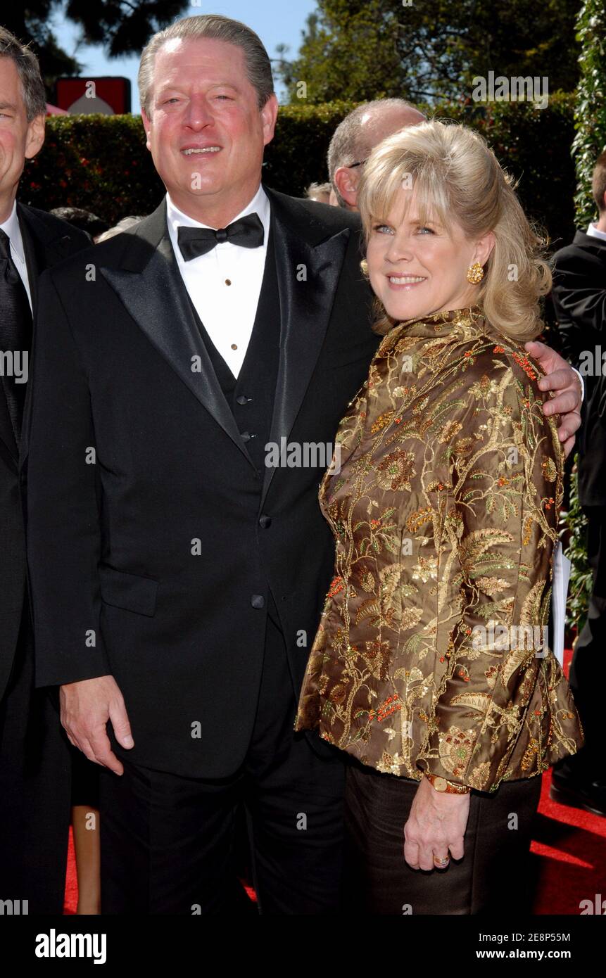 Al Gore et sa femme Tipper Gore ont assisté au 59ème Prix annuel de l'Emmy Primetime, qui s'est tenu au Shrine Auditorium de Los Angeles, CA, États-Unis, le 16 septembre 2007. Photo de Lionel Hahn/ABACAPRESS.COM Banque D'Images