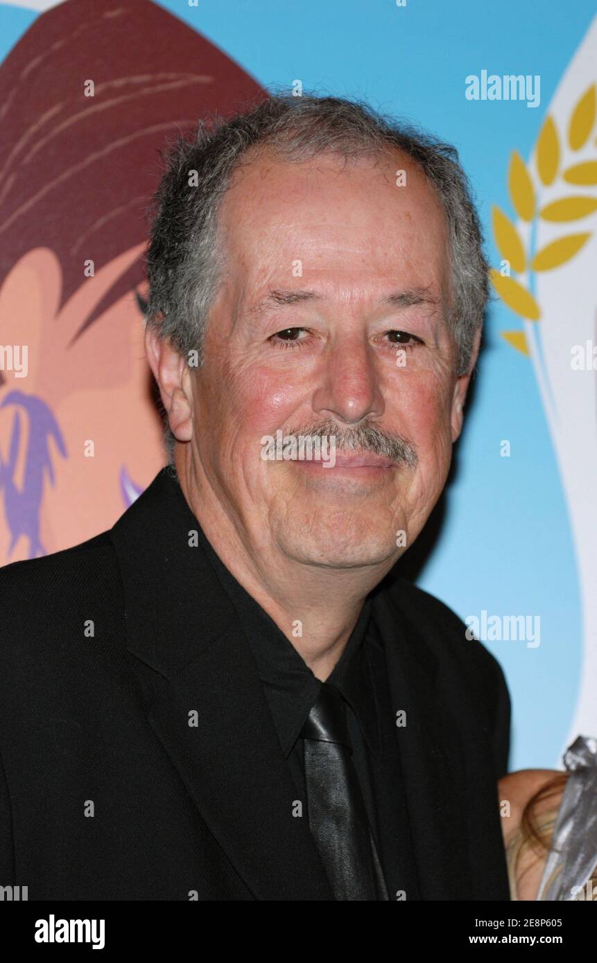 Denys Arcand, réalisateur canadien, lors de la première de l'Age des Tenebres, tenue au théâtre Gaumont Marignan à Paris, en France, le 17 septembre 2007. Photo de Nicolas Khayat/ABACAPRESS.COM Banque D'Images