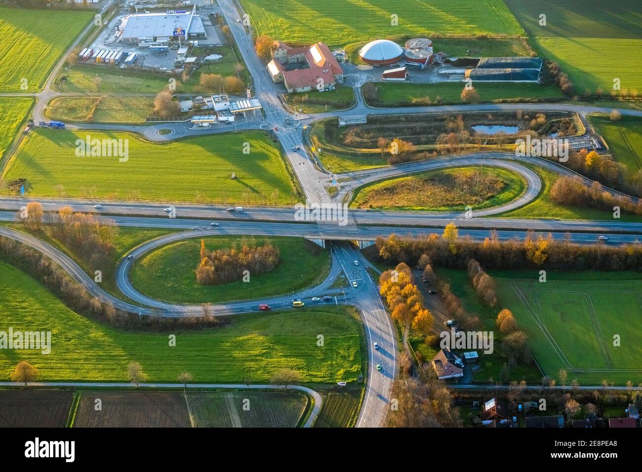 Vue aérienne, autoroute A445, jonction Werl-Zentrum, route principale B1, Werl, Rhénanie-du-Nord-Westphalie, Allemagne, DE, Europe, route principale L969, photograp aérien Banque D'Images
