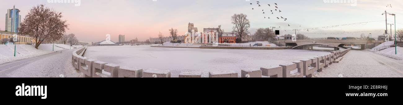 Grand panorama du centre historique de Minsk en hiver, Biélorussie Banque D'Images
