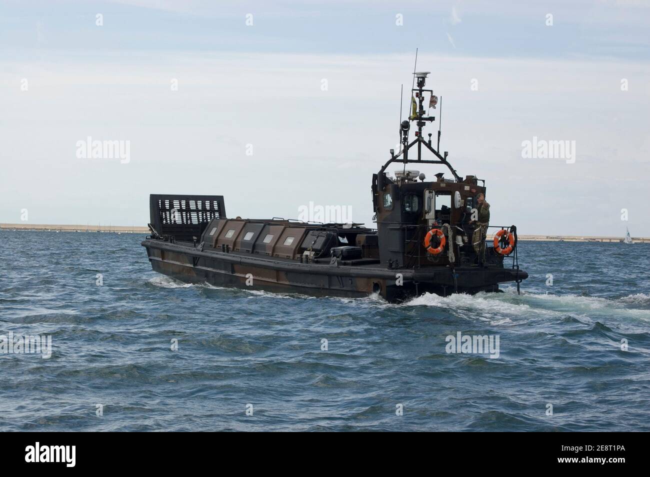 PORTLAND, DORSET, ANGLETERRE - AOÛT 31 : embarcation Royal Marine patrouilant dans le port de Portland le 31 2012 août. La Marine royale protège les événements A. Banque D'Images