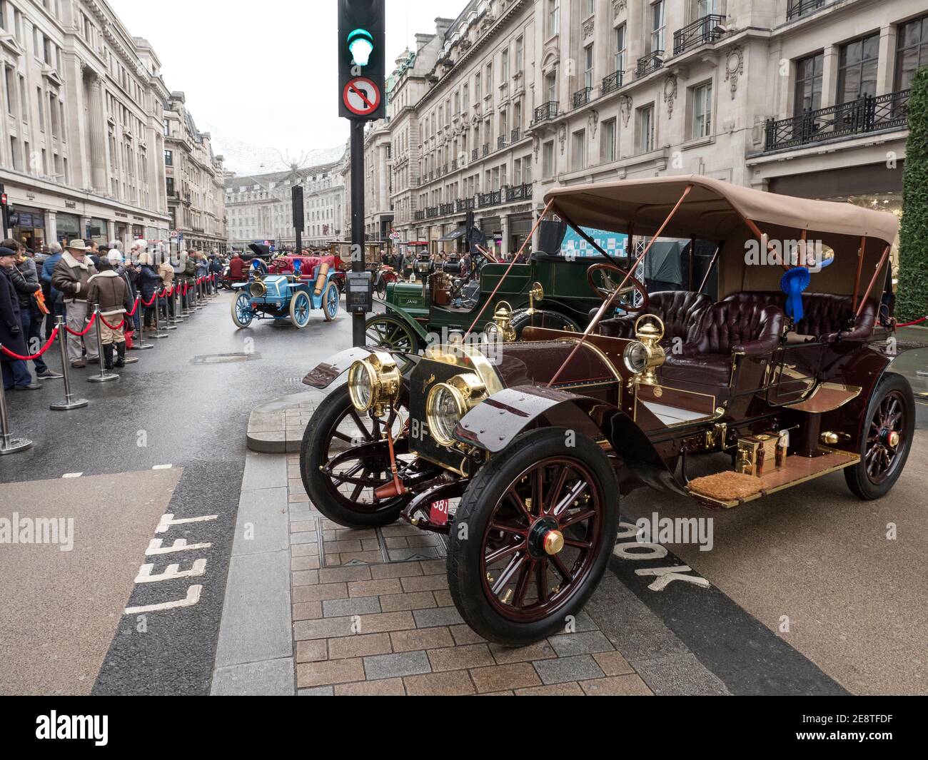 Voitures anciennes exposées au Regents Street Motor Show avant la course de voitures vétérans de Londres à Brighton. 2019 Banque D'Images