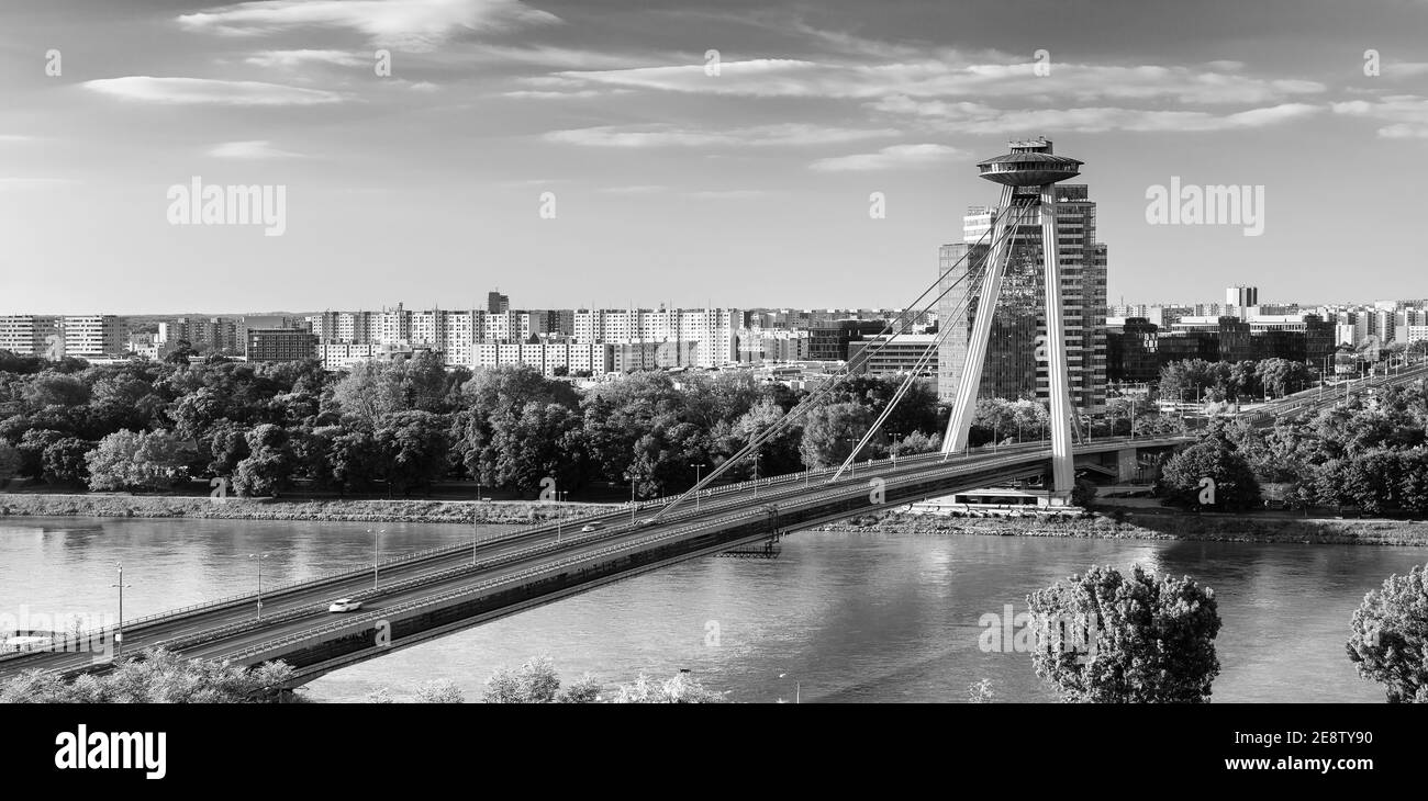 SNP Pont sur le Danube à Bratislava,Slovaquie ville Banque D'Images