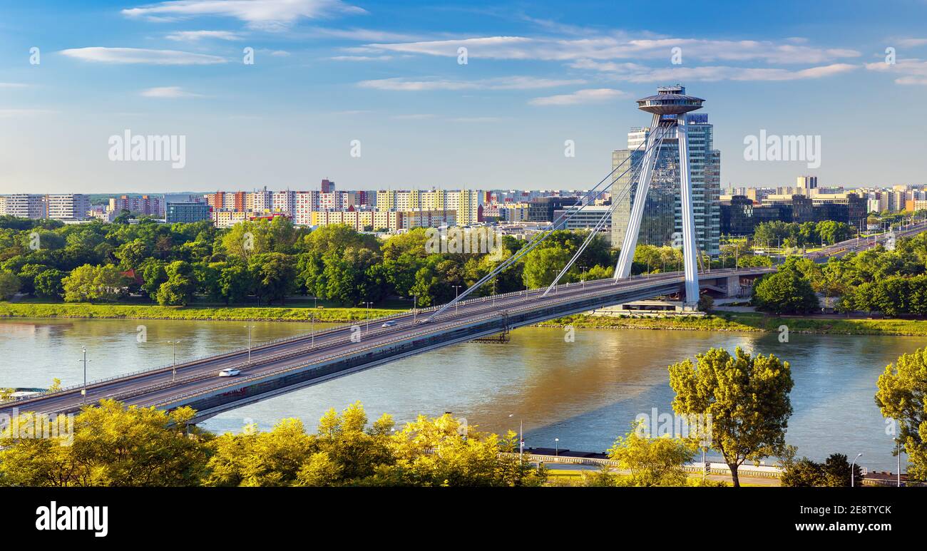 SNP Pont sur le Danube à Bratislava,Slovaquie ville Banque D'Images