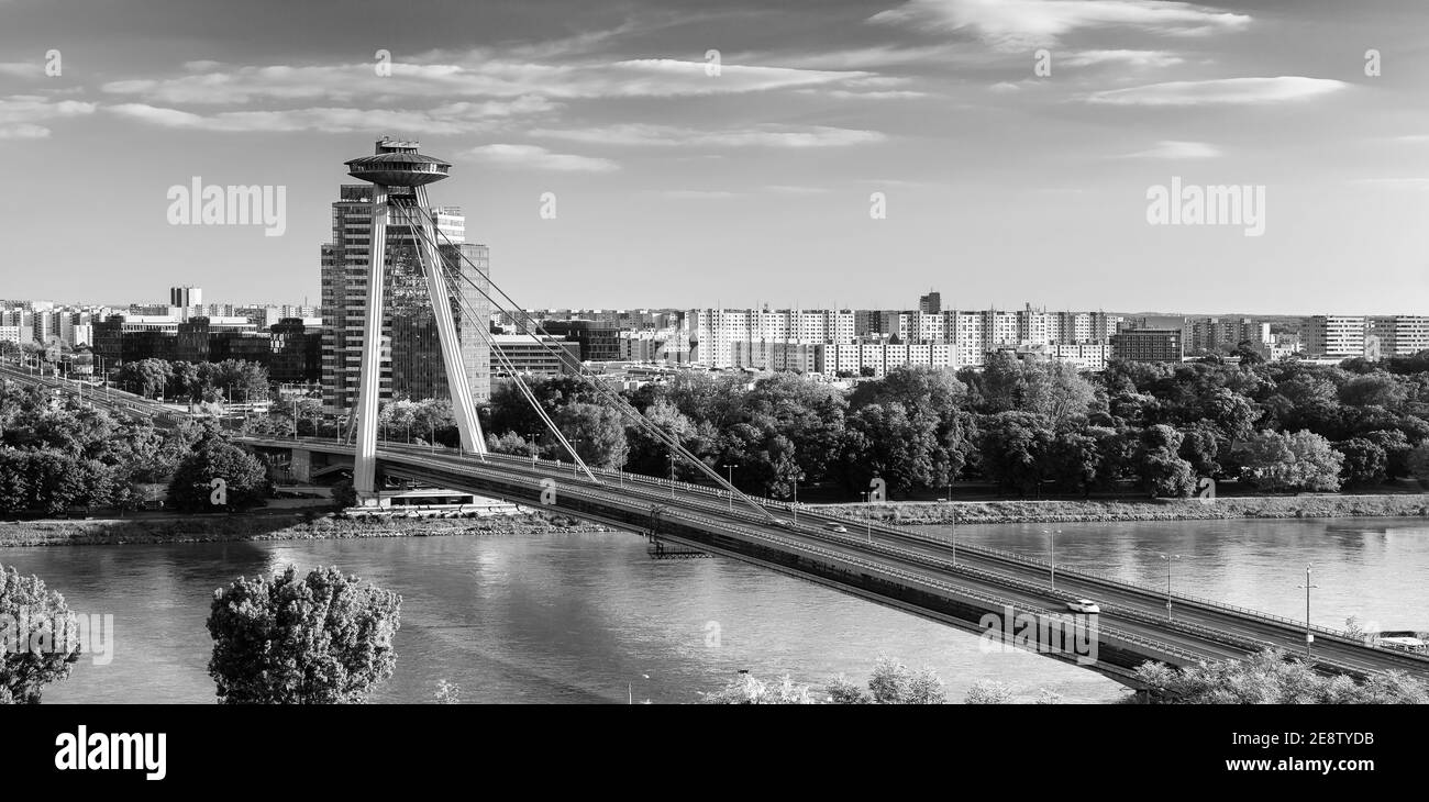 SNP Pont sur le Danube à Bratislava,Slovaquie ville Banque D'Images