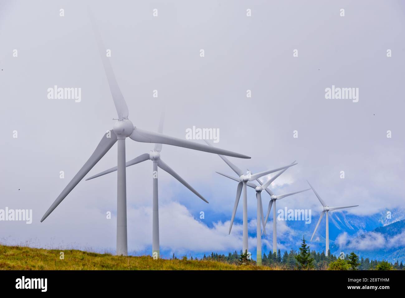 centrale éolienne sur le prtul de montagne autrichien, gérée par la bundesforste autrichienne Banque D'Images