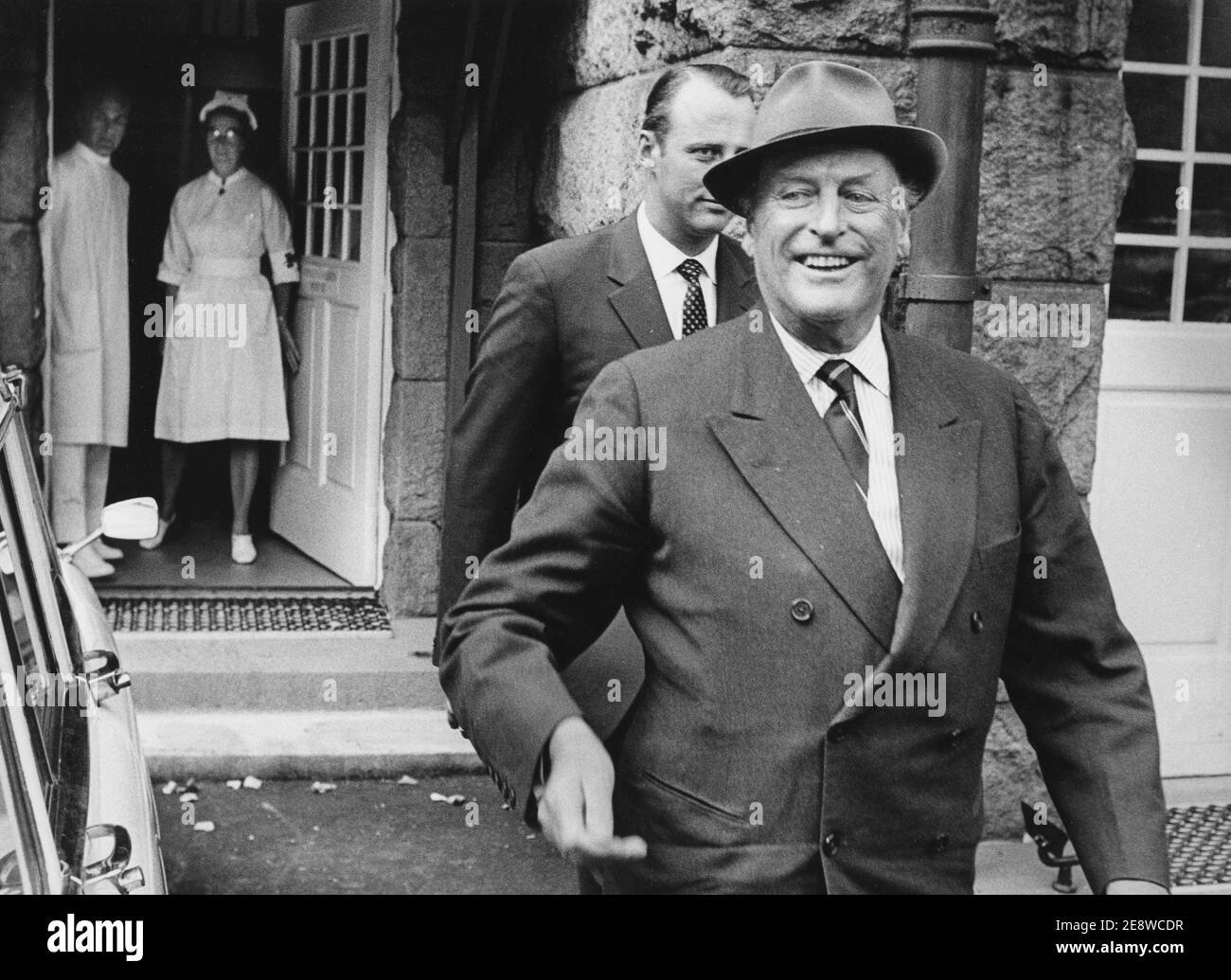 Roi Harald de Norvège. En photo avec son père, le roi Olav V 1971. Banque D'Images