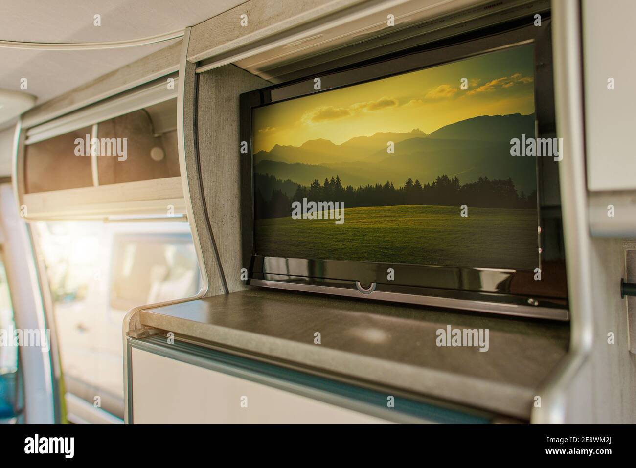 Télévision De Camping Car _ Television Camping Car Sans Antenne VJNT — free download