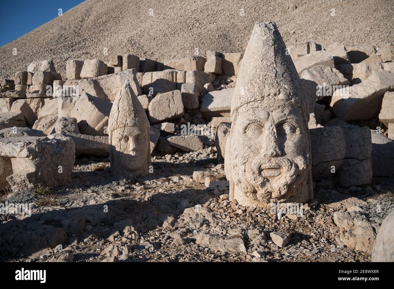 Les colossales têtes de pierre du mont Nemrut en Turquie, site classé au patrimoine mondial de l'UNESCO, témoignent énigmatique de l'ancien Royaume de Commagène. Banque D'Images