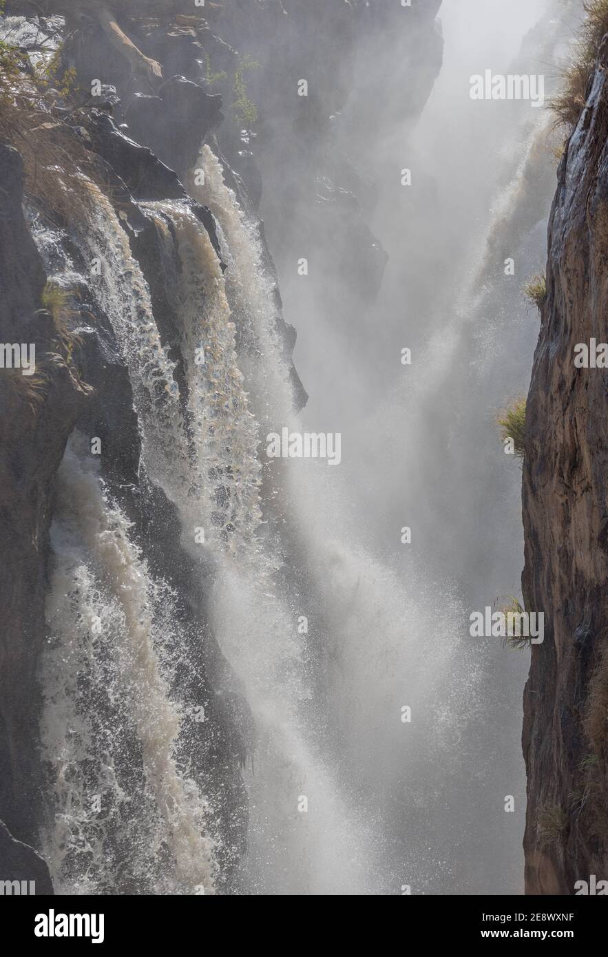 Les chutes d'Epupa de la rivière Kunene en Namibie Banque D'Images