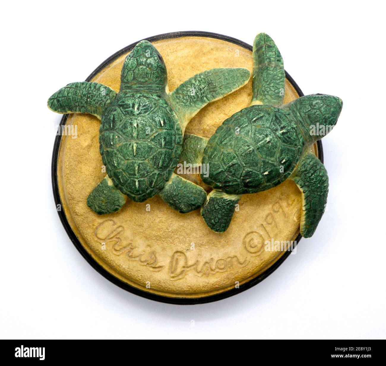 Photo des petites tortues de bébé sculptées vert jaune et noir papier-poids en pierre cadeau par Chris Dixon 1992 Banque D'Images