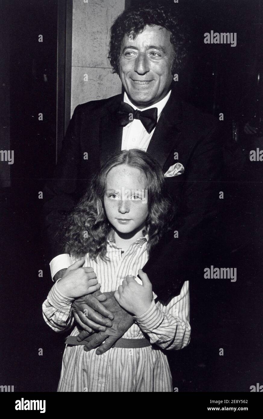 PHOTO DU FICHIER : **PHOTO DU FICHIER** Tony Bennett dévoile Battle with Alzheimer's. TONY BENNETT avec le duaghter Antonia Bennett Tony a reçu le prix Susie Humanitarian de la Fondation Eddie Cantor Charitable à l'Hôtel Beverly Hilton Credit: Ralph Dominguez/MediaPunch Banque D'Images