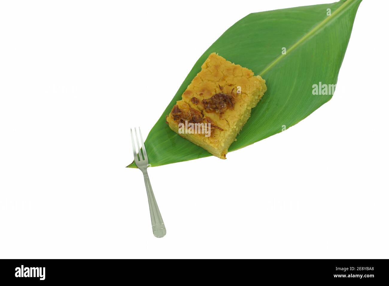 Un flan thaï de haricots mung sur un congé vert avec des couverts. Banque D'Images