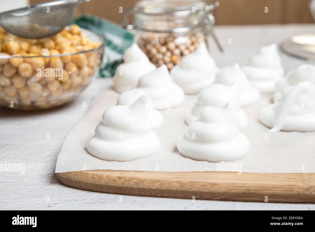 Gros plan sur les guimauves faites maison de l'Aquafaba. Banque D'Images