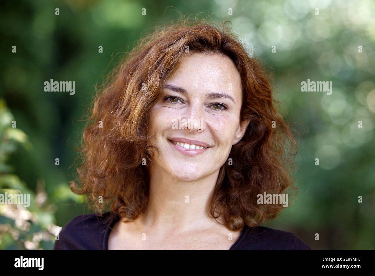 L'actrice italienne Valeria Cavalli pose pour photographes au Festival international du film de Saint-Jean-de-Luz à Saint-Jean-de-Luz, France, le 12 octobre 2007. Photo de Patrick Bernard/ABACAPRESS.COM Banque D'Images