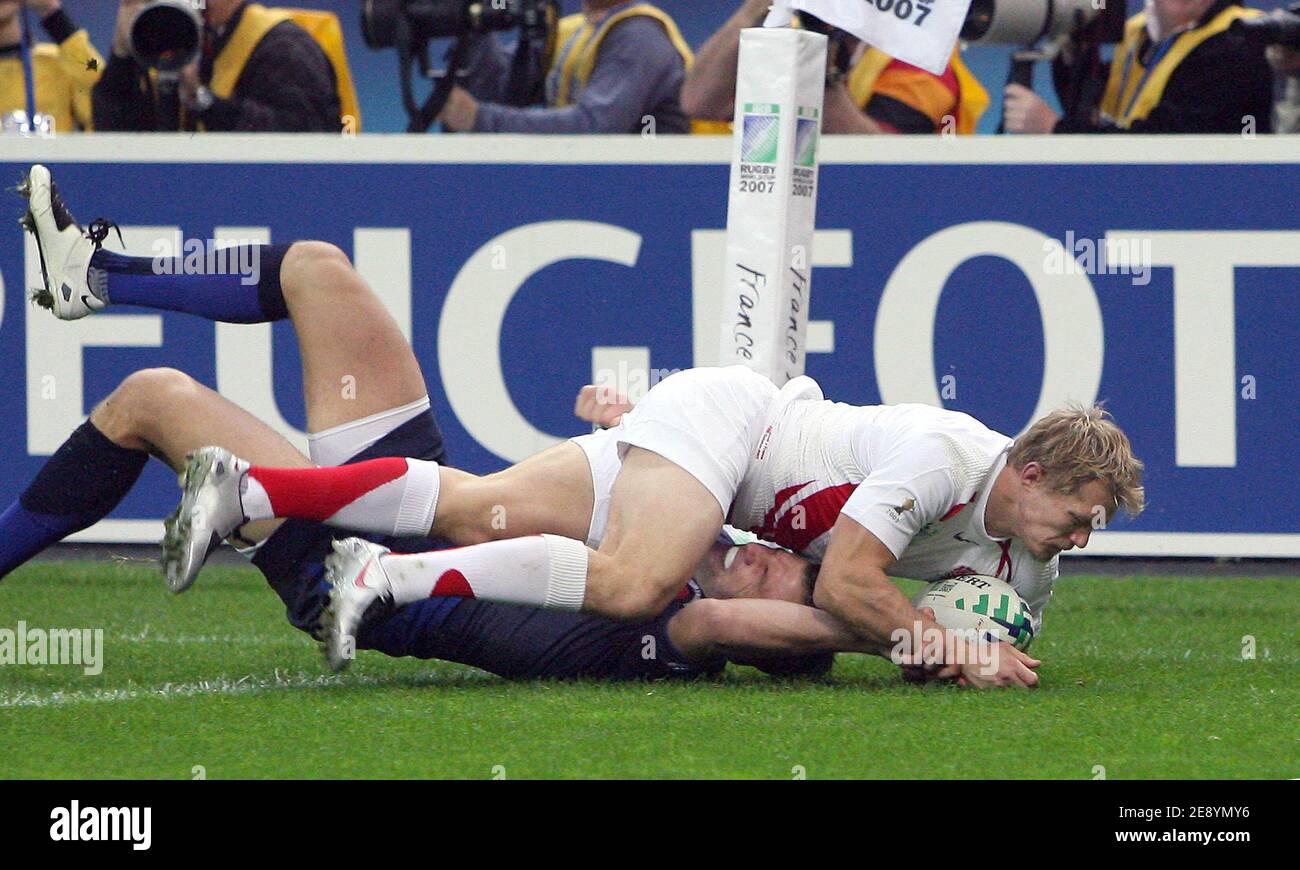 Le 2007 octobre 2007, Josh Lewsey, de l'Angleterre, a obtenu un score pour l'Angleterre lors de la demi-finale de la coupe du monde de rugby 13 de l'IRB, en France contre l'Angleterre au stade Stade de France à Saint-Denis près de Paris. Photo de Gouhier-Nebinger-Morton-Taamallah/Cameleon/ABACAPRESS.COM Banque D'Images