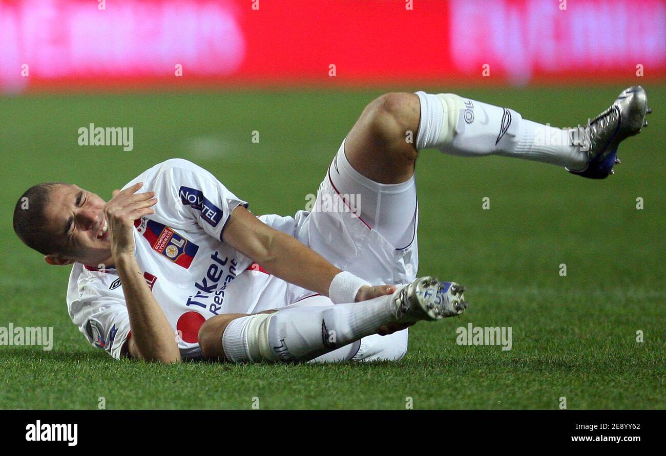 Karim Benzema de Lyon pendant le Championnat de France , PSG vs Lyonnais Olympique au stade du Parc des Princes à Paris, France, le 28 octobre 2007. Lyon a gagné 3-2. Photo de Mehdi Taamallah/Cameleon/ABACAPRESS.COM Banque D'Images