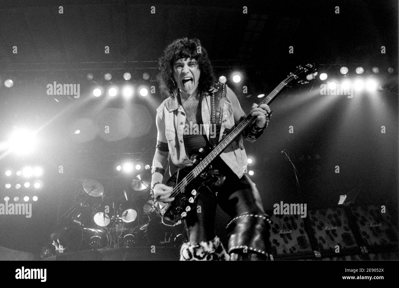 ZWOLLE, PAYS-BAS - 04 NOVEMBRE 1984: KiSS sans maquillage live en concert aux pays-Bas pour promouvoir leur album Animalize. Banque D'Images