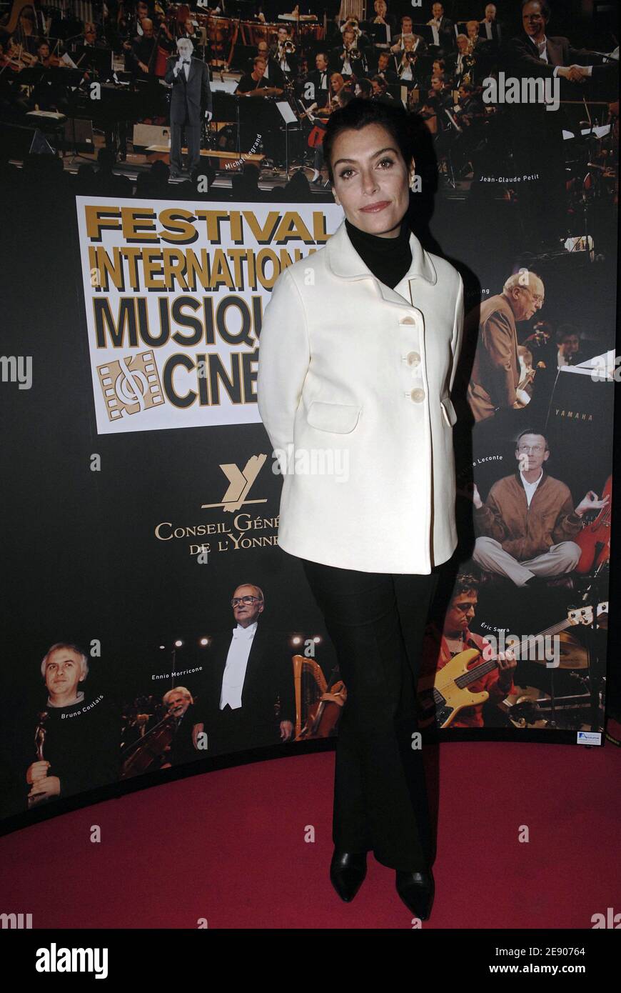 La présentatrice de la télévision française Daphne Roulier assiste à la cérémonie de clôture du 8e Festival de musique et de cinéma à Auxerre, en France, le 17 novembre 2007. Photo de Giancarlo Gorassini/ABACAPRESS.COM Banque D'Images