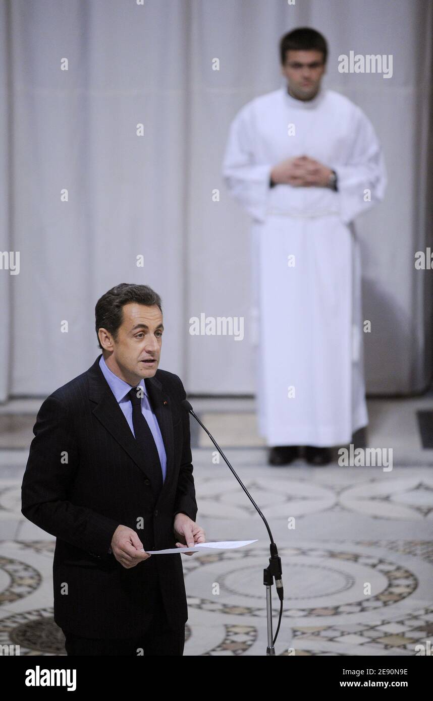 Le président Nicolas Sarkozy assiste à une cérémonie à l'église Saint-Jean -de-Latran à Rome, Italie, le 20 décembre 2007. Photo de Christophe  Guibbbaud/ABACAPRESS.COM Photo Stock - Alamy