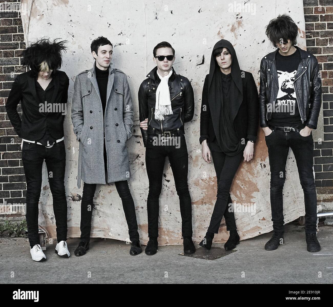 Les horreurs (de droite à gauche) Faris Badwan, Rhys Webb , Joseph Spurgeon , Tom Cowan et Joshua Hayward avant de se produire au Forum de Londres . Banque D'Images