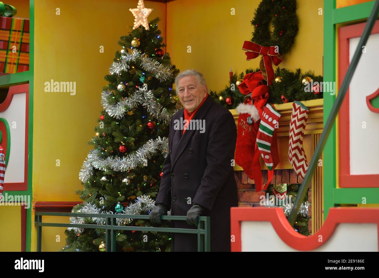 Le chanteur Tony Bennett assiste aux répétitions de la parade de Thanksgiving du 90e anniversaire de Macy's à Macy's Herald Square le 22 novembre 2016 à New York ci Banque D'Images