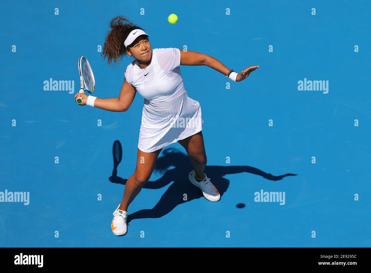 Melbourne, Australie. 2 février 2021. Naomi OSAKA (JPN) en action contre Alizé CORNET (FRA) lors d'un deuxième match du Gippsland Trophy Women's Singles avant le tournoi Open Grand Chelem australien à Melbourne, en Australie. OSAKA en a gagné 62 62. Sydney Low/Cal Sport Media. Crédit : csm/Alay Live News Banque D'Images