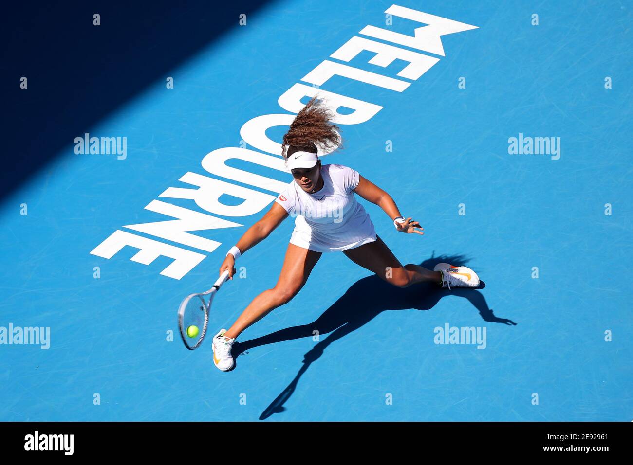 Melbourne, Australie. 2 février 2021. Naomi OSAKA (JPN) en action contre Alizé CORNET (FRA) lors d'un deuxième match du Gippsland Trophy Women's Singles avant le tournoi Open Grand Chelem australien à Melbourne, en Australie. OSAKA en a gagné 62 62. Sydney Low/Cal Sport Media. Crédit : csm/Alay Live News Banque D'Images