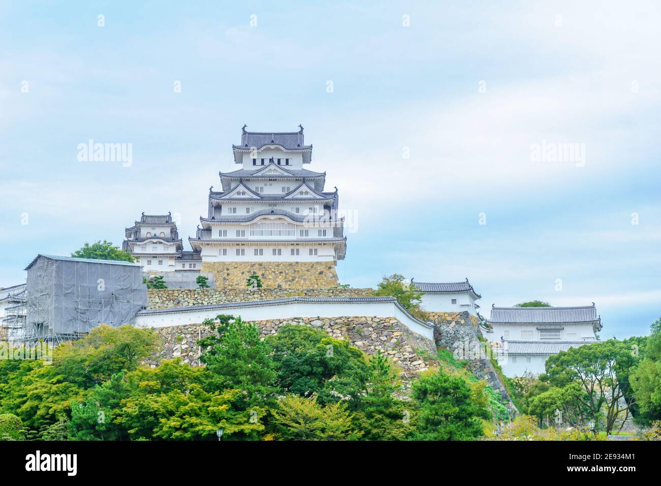 Vue sur le château de Himeji, daté 1333, dans la ville de Himeji, préfecture de Hyogo, Japon Banque D'Images