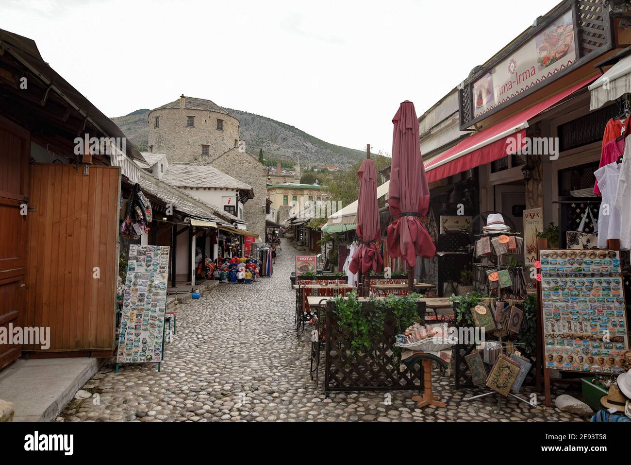 MOSTAR, BOSNIE-HERZÉGOVINE - 15 août 2018 : une photo de la ville historique de Mostar en Bosnie-Herzégovine, site du patrimoine mondial de l'UNESCO depuis 200 Banque D'Images