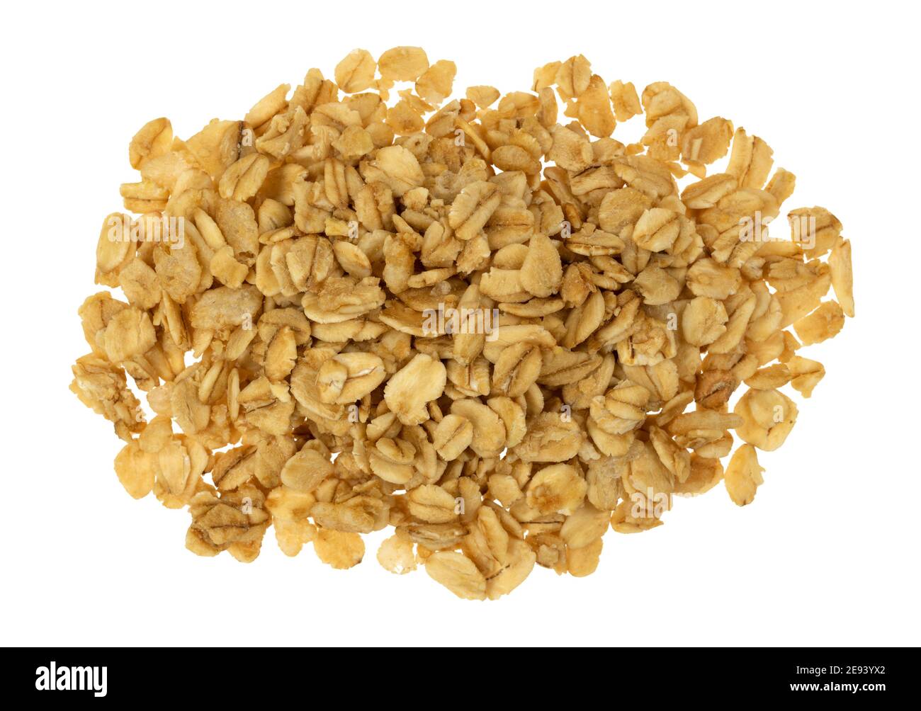 Vue de dessus d'une portion de granola d'avoine brune isolée sur fond blanc. Banque D'Images