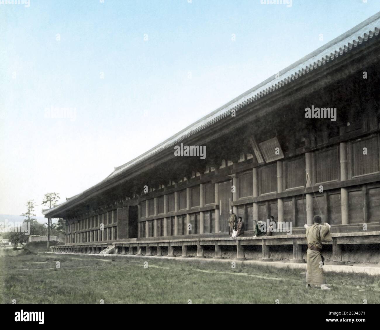 Photographie de la fin du XIXe siècle - Archer, Sanjusangendo, Kyoto, temple bouddhiste. Banque D'Images