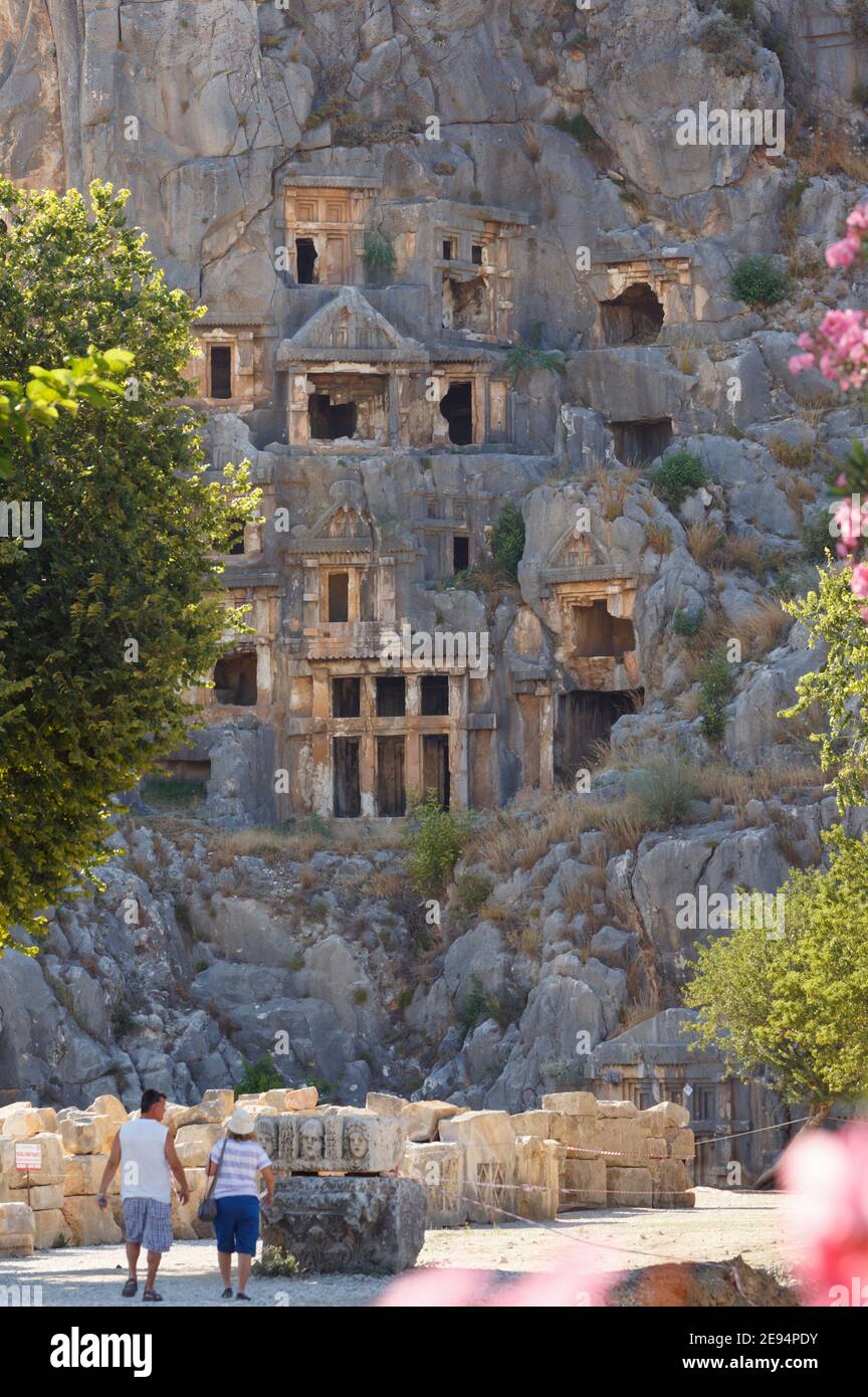 Myra, province d'Antalya, Turquie. Les tombeaux du rocher lycien. Banque D'Images