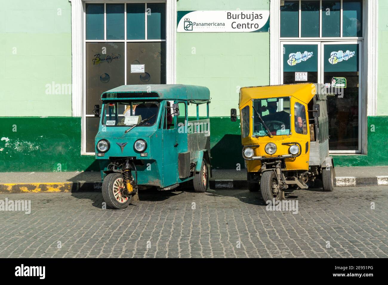 Motonetas Banque de photographies et d’images à haute résolution - Alamy