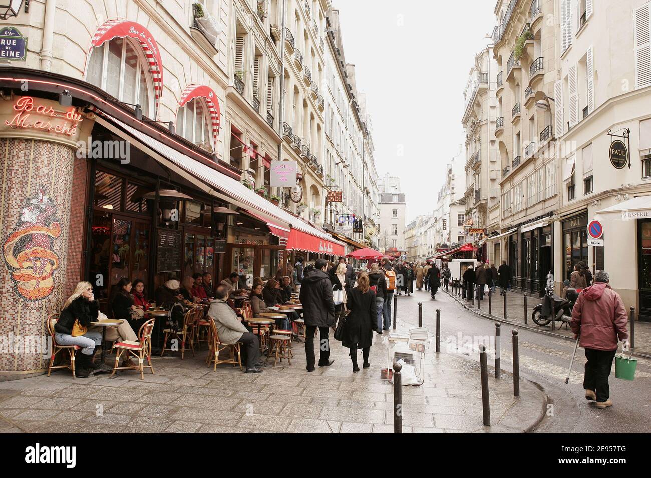 Une photo de la région de Saint-Germain-des-Prés à Paris, France, le 31 décembre 2005. Photo de Laurent Zabulon/ABACAPRESS.COM Banque D'Images