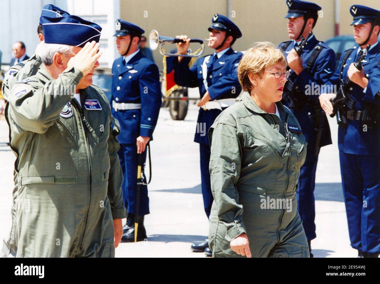 Photo du dossier de la nouvelle présidente élue du Chili Michelle Bachelet, prise entre 2002 et 2004 alors qu'elle était ministre de la Défense de son pays. Photo gracieuseté de la famille Bachelet via ABACAPRESS.COM Banque D'Images