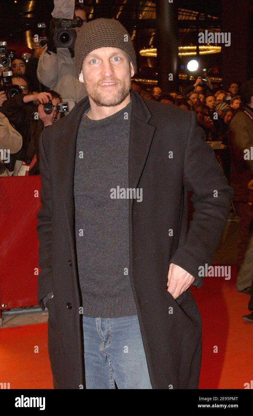 L'acteur AMÉRICAIN Woody Harrelson assiste à la première du film 'A Prairie Home Companion' réalisé par Robert Altman lors de la 56e Berlinale, International film Festival à Berlin, Allemagne, le 13 février 2006. Photo de Bruno Klein/ABACAPRESS.COM Banque D'Images