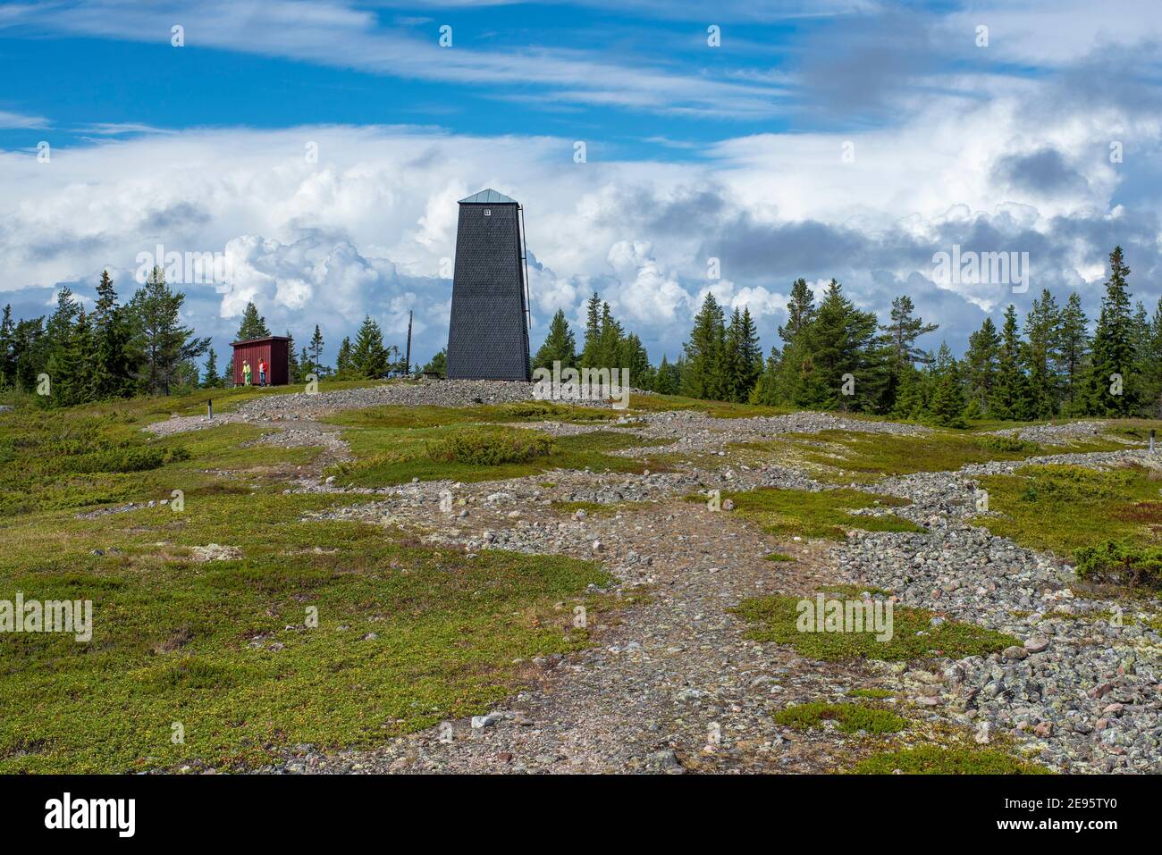 Archipel du nord de la Suède Phare de Stor-Rabben et maison de navigation isolée on Une île à l'extérieur de Pitea dans la magnifique réserve naturelle scandinave Banque D'Images