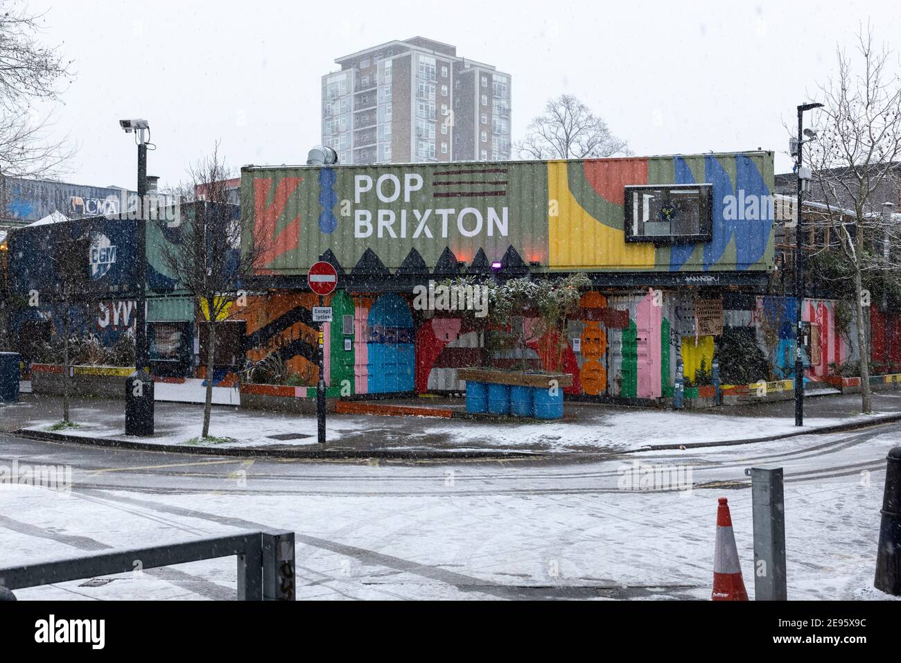 Pop Brixton pendant la neige épaisse, Pope's Road, Brixton, Londres, 24 janvier 2021 Banque D'Images