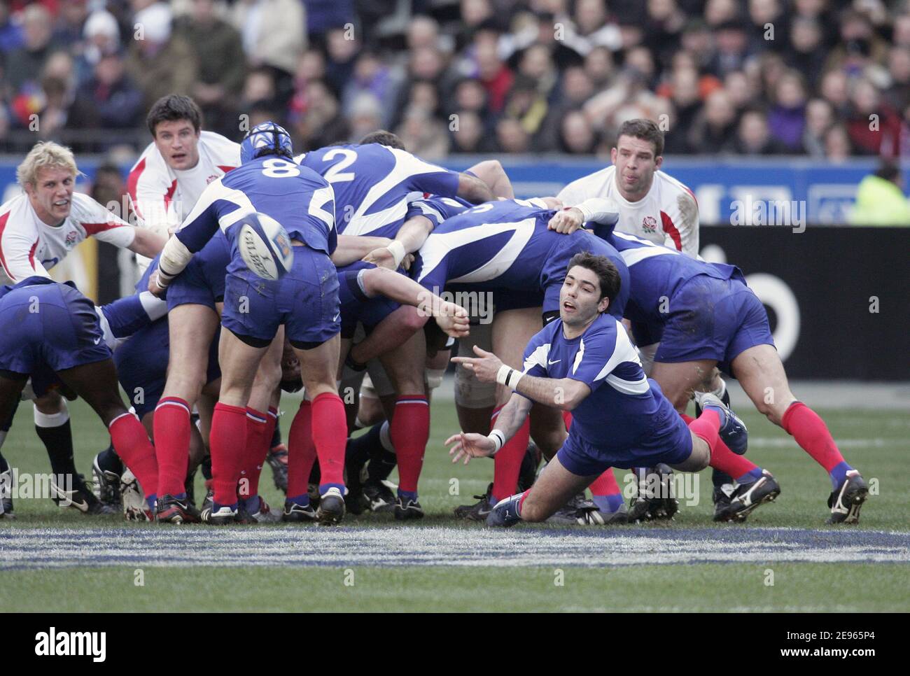 Dimitri Yachvili en action pendant les tournois des six Nations 2006 match  de rugby France contre Angleterre au Stade de France à Saint-Denis près de  Paris, France, le 12 mars 2006. La