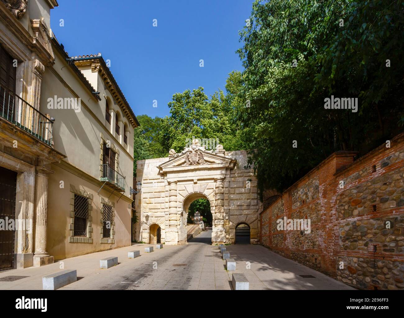 Puerta de las Granadas (porte des grenades), l'entrée inférieure de l'arche triomphale à l'Alhambra y Generalife, Grenade, Andalousie, Espagne Banque D'Images